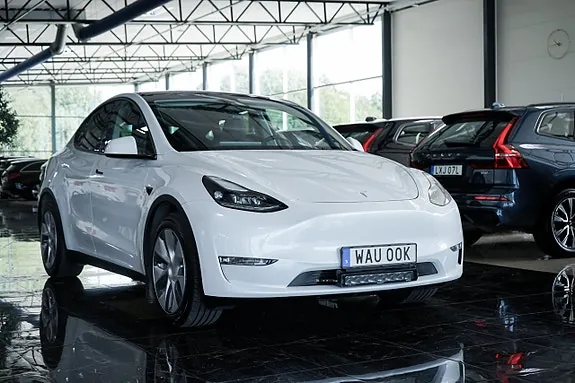 Tesla Model Y 2023 photo 3