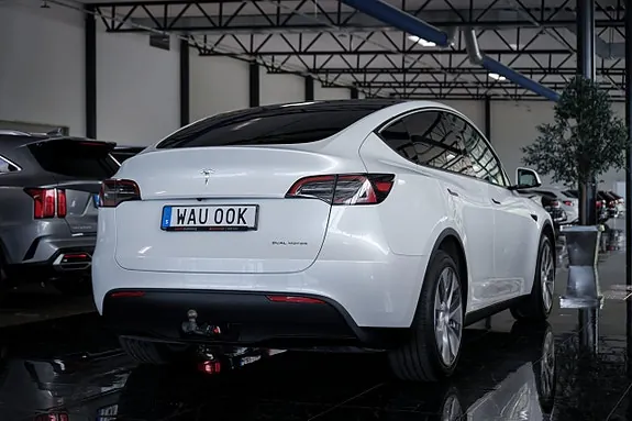 Tesla Model Y 2023 photo 5