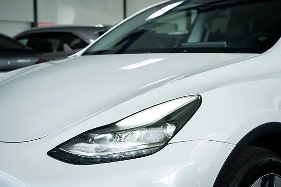 Tesla Model Y 2023 photo 4