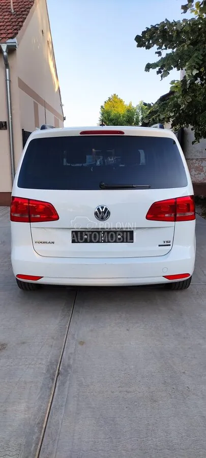 Volkswagen Touran 2012 photo 4