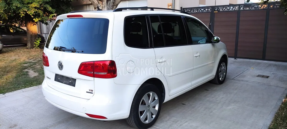 Volkswagen Touran 2012 photo 5