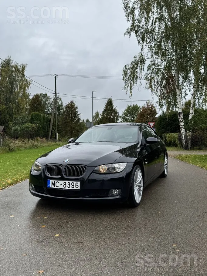 BMW 330 2006 photo 2