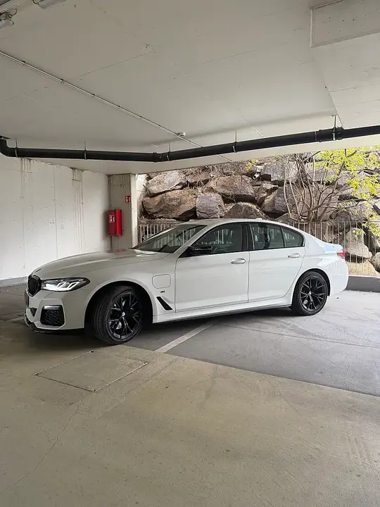 BMW 530E 2021 photo 2