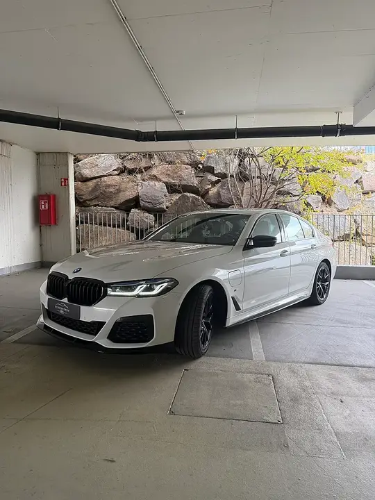 BMW 530E