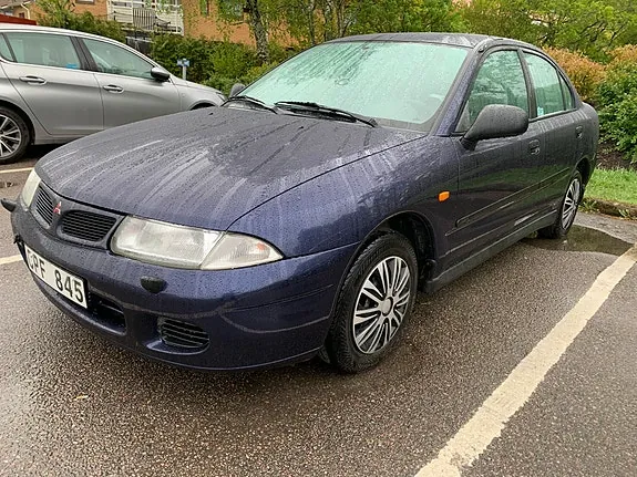 Mitsubishi Carisma 1997 photo 3