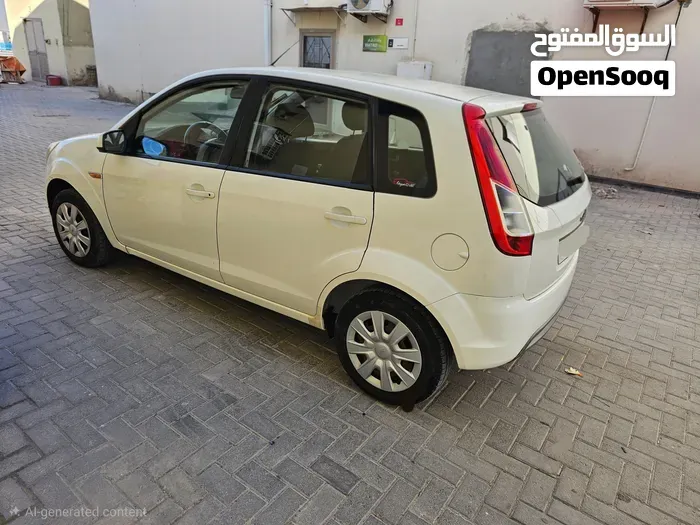 Ford Figo 2013 photo 5