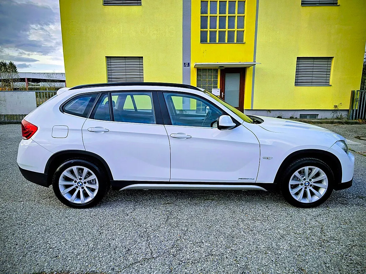 BMW X1 2011 photo 2
