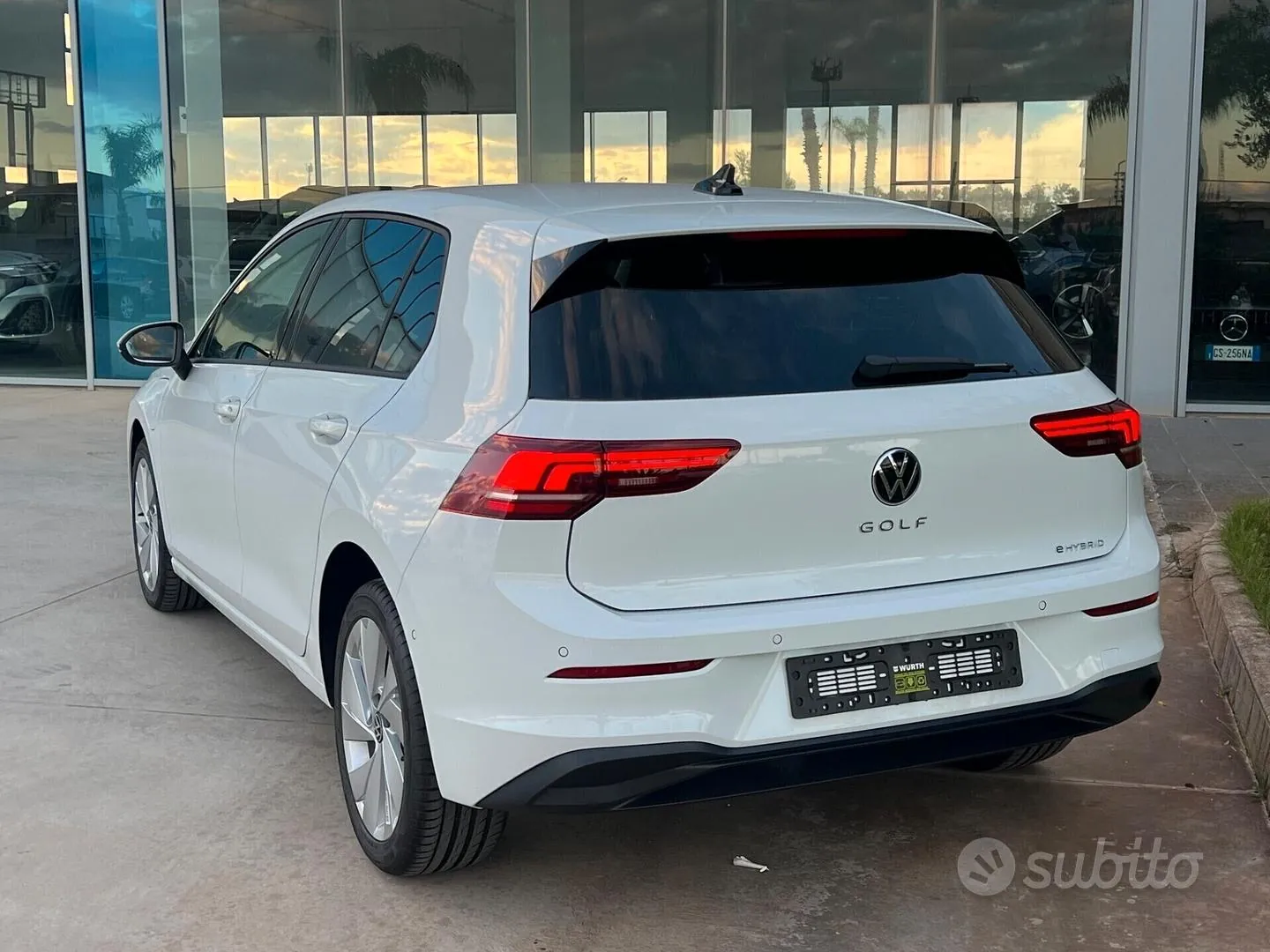 Volkswagen Golf 2025 photo 4