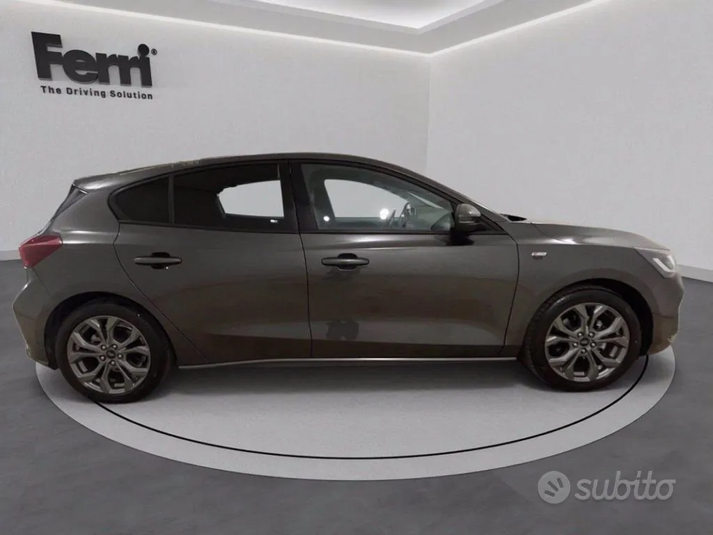 Ford Focus 2023 photo 4