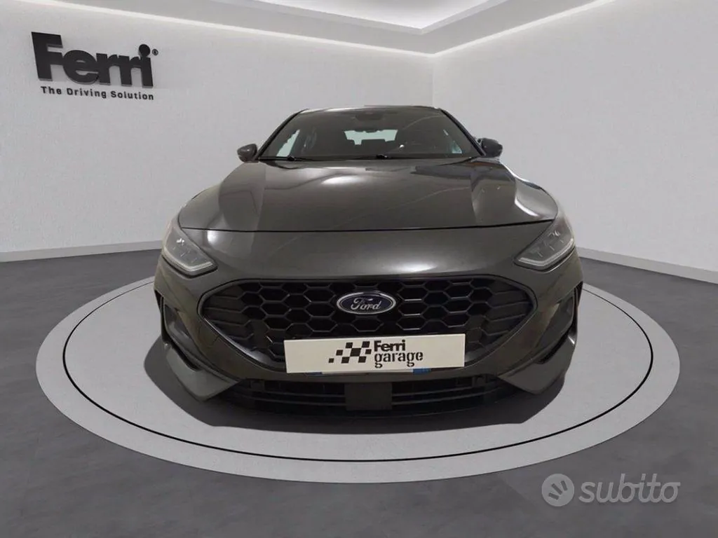 Ford Focus 2023 photo 2