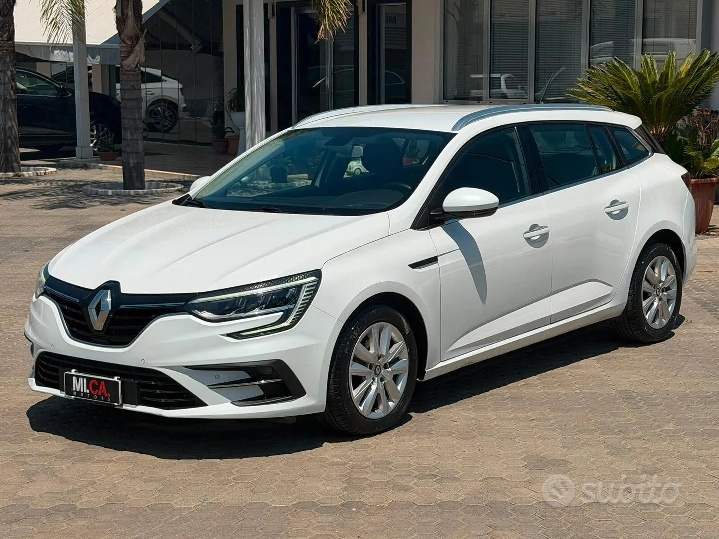 Renault Megane 2022 photo 2