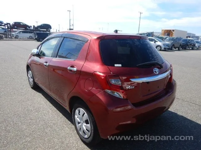 Toyota Vitz 2015 photo 3