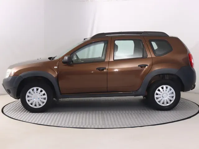Dacia Duster 2010 photo 2