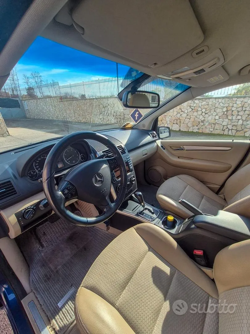 Mercedes-Benz A 150 2010 photo 5