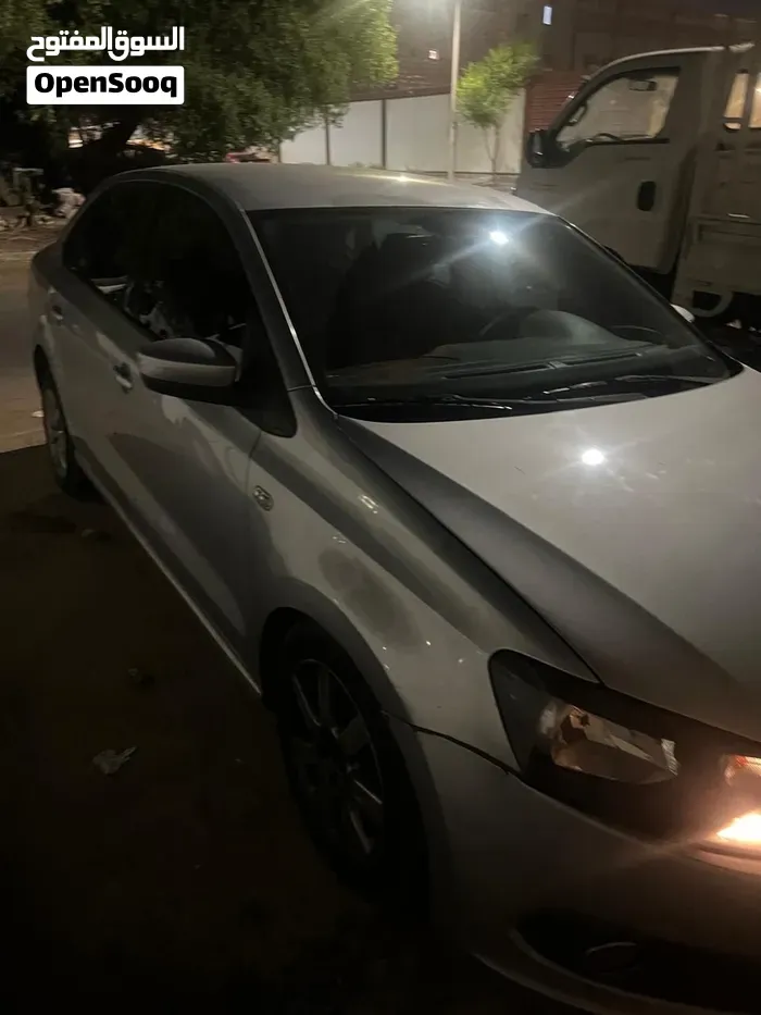 Volkswagen Polo 2012 photo 2