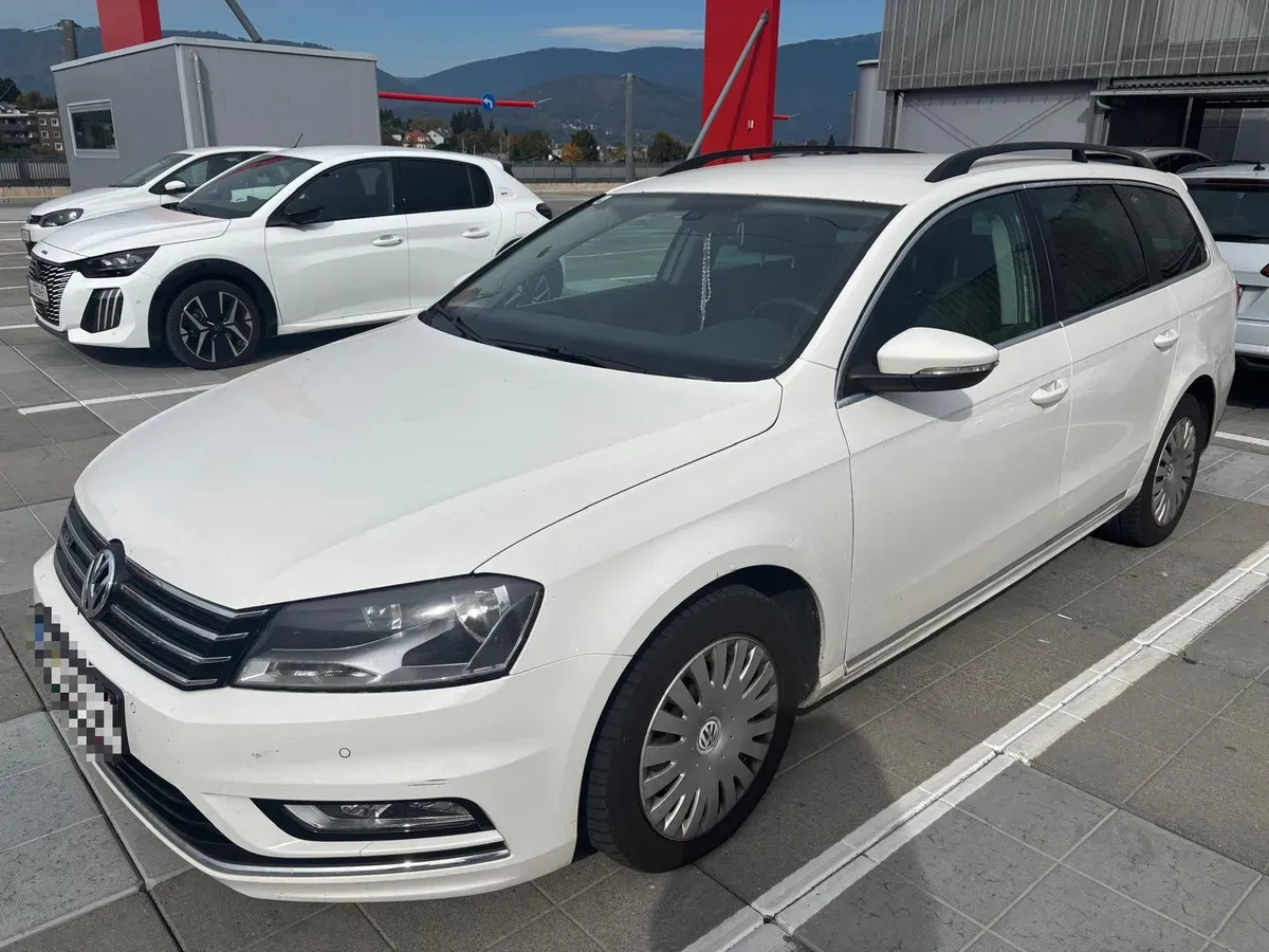 Volkswagen Passat 2013 photo 2