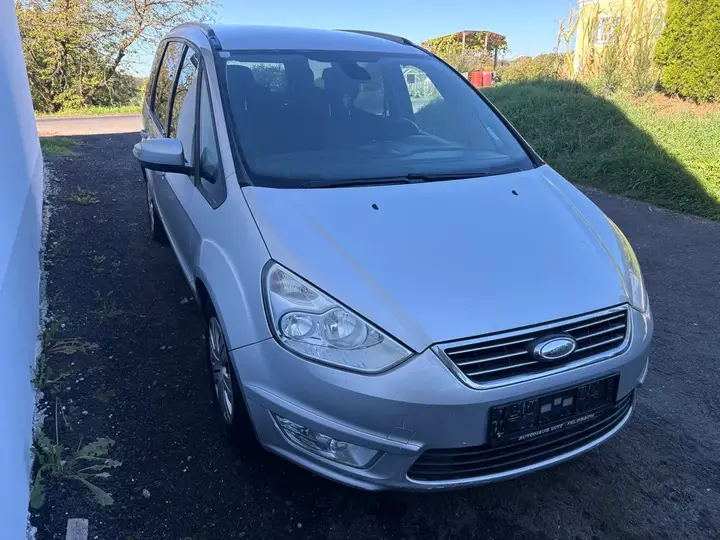 Ford Galaxy 2011 photo 2