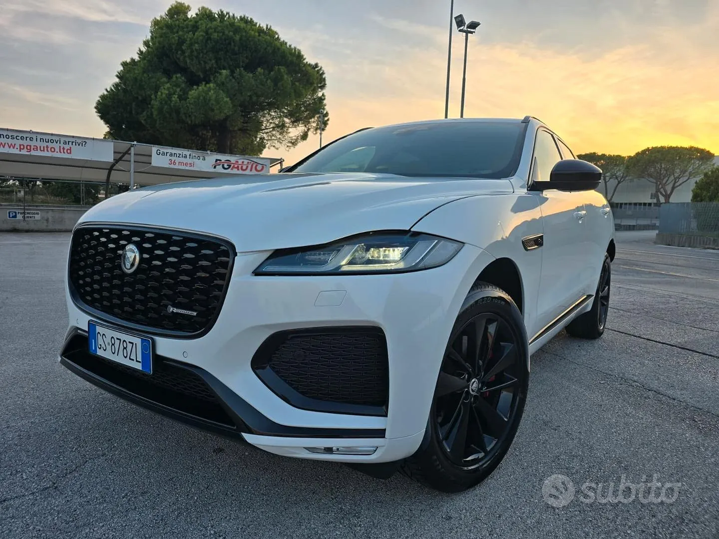 Jaguar F-Pace 2024 photo 2
