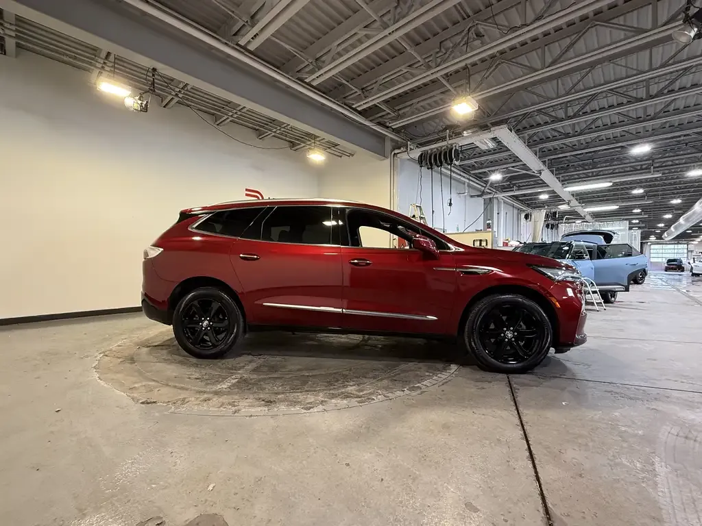 Buick Enclave 2024 photo 2
