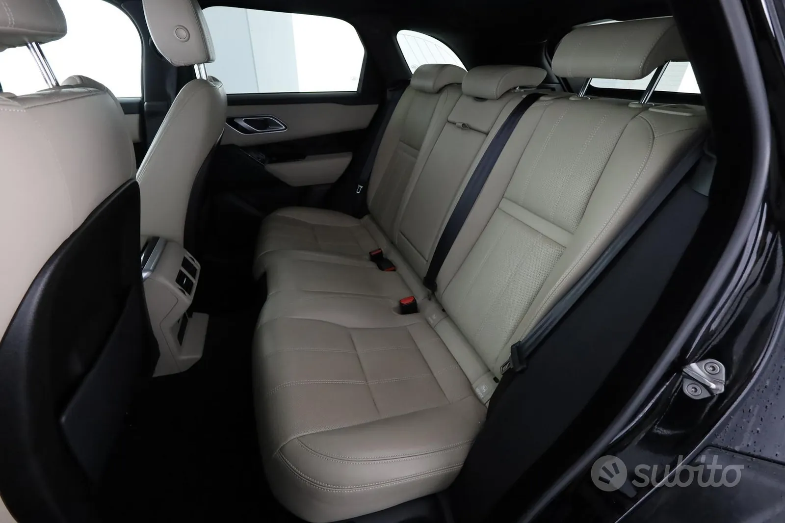 Land Rover Range Rover Velar 2020 photo 3