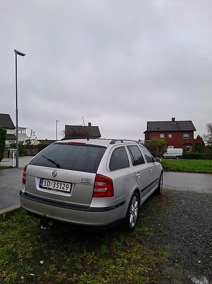 Skoda Octavia 2007 photo 2