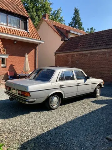 Mercedes-Benz W123