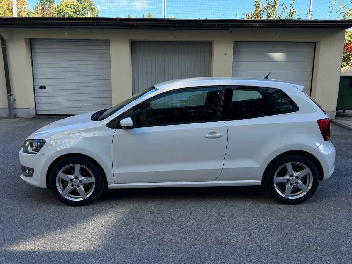 Volkswagen Polo 2010 photo 2