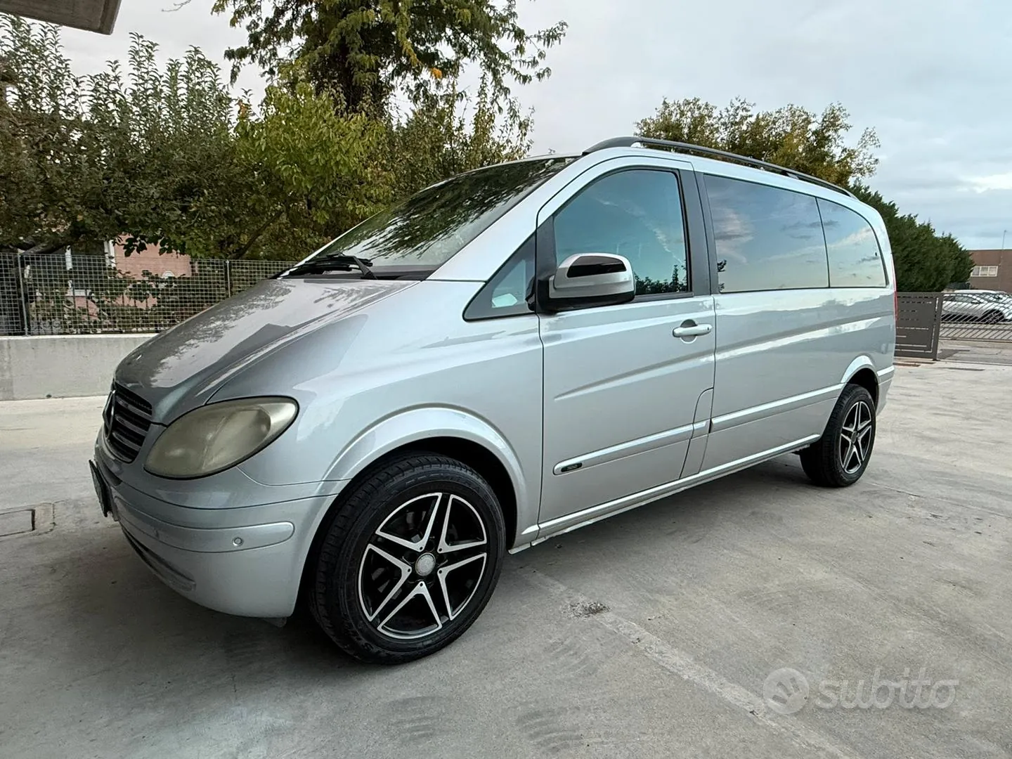 Mercedes-Benz Viano 2010 photo 3