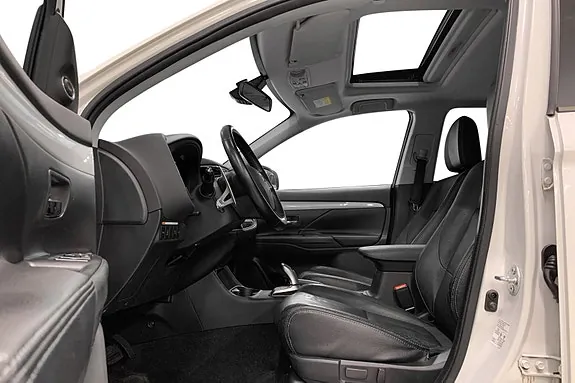 Mitsubishi Outlander 2015 photo 2