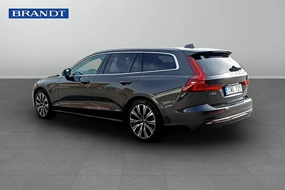 Volvo V60 2023 photo 2