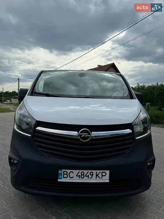Opel Vivaro 2016 photo 2