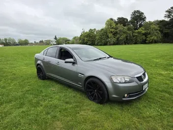 Holden Commodore 2010 photo 2