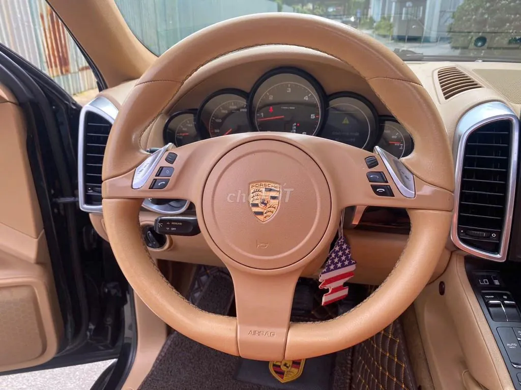 Porsche Cayenne 2010 photo 4