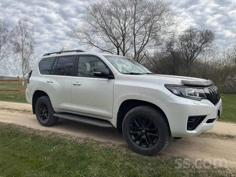 Toyota Land Cruiser 2022 photo 3