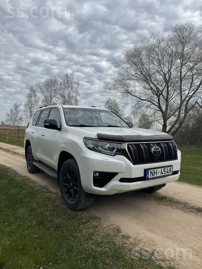 Toyota Land Cruiser 2022 photo 2