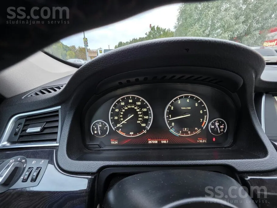 BMW 535I Gran Turismo 2011 photo 3