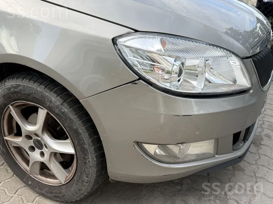 Skoda Fabia 2014 photo 3