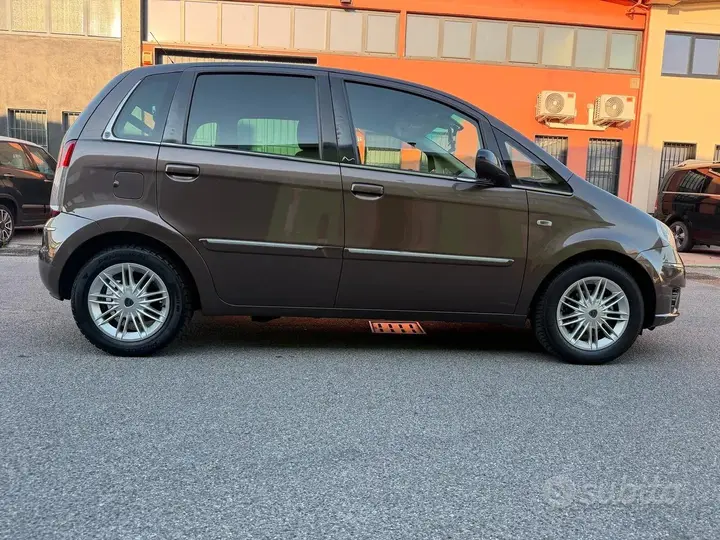 Lancia Musa 2011 photo 5