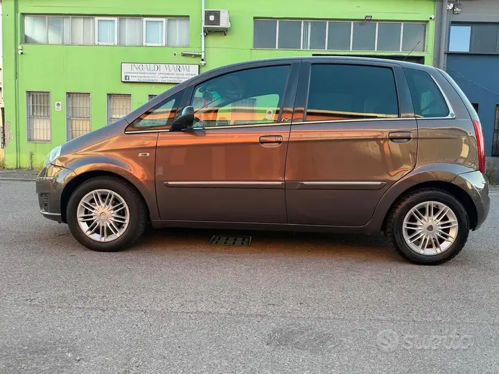 Lancia Musa 2011 photo 4
