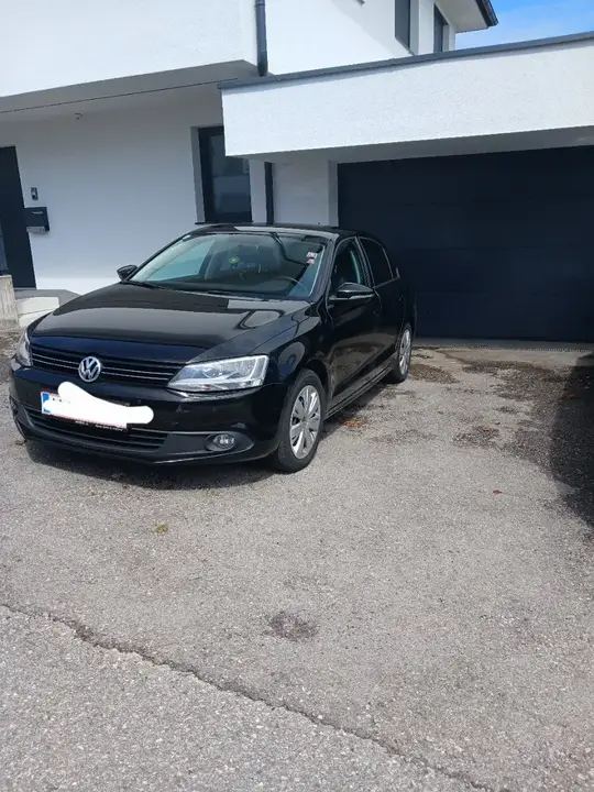 Volkswagen Jetta 2012 photo 2
