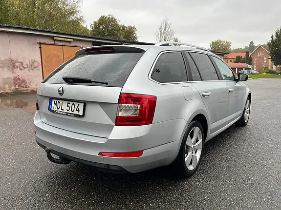 Skoda Octavia 2013 photo 3