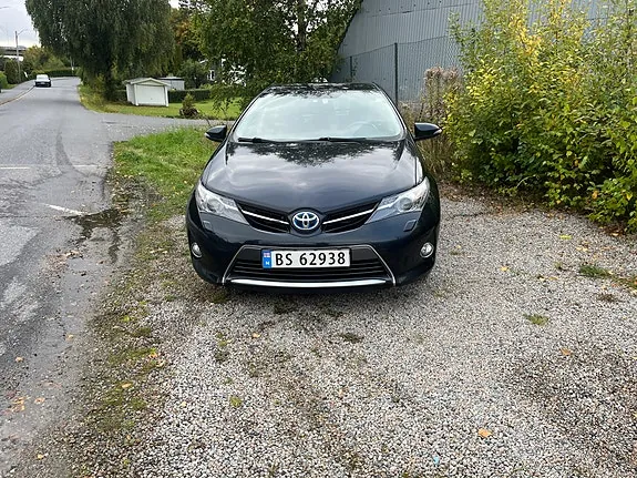 Toyota Auris 2013 photo 2