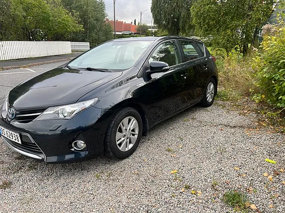 Toyota Auris 2013 photo 5