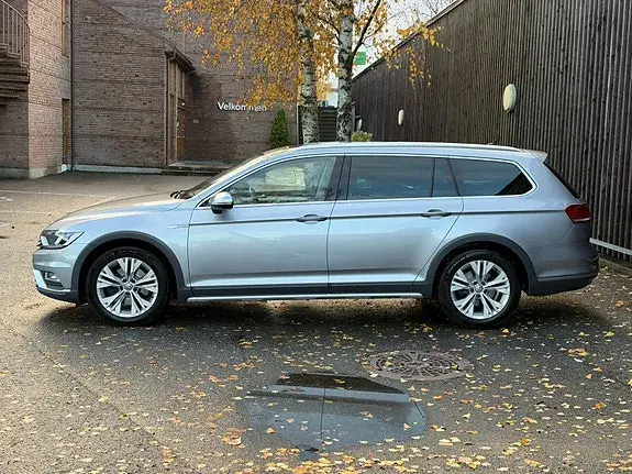 Volkswagen Passat Alltrack 2018 photo 2
