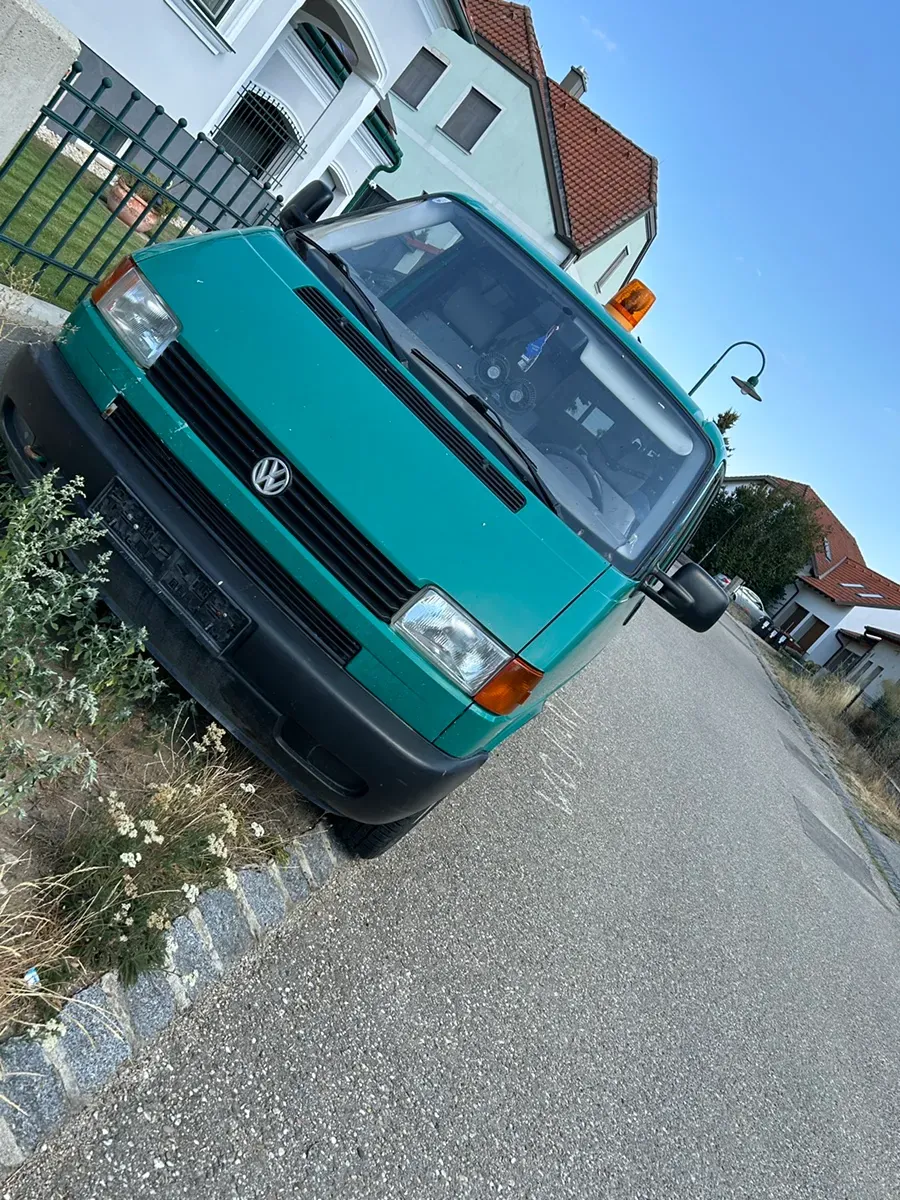 Volkswagen T4 1997 photo 3