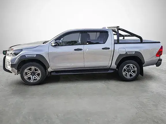 Toyota Hilux 2021 photo 2
