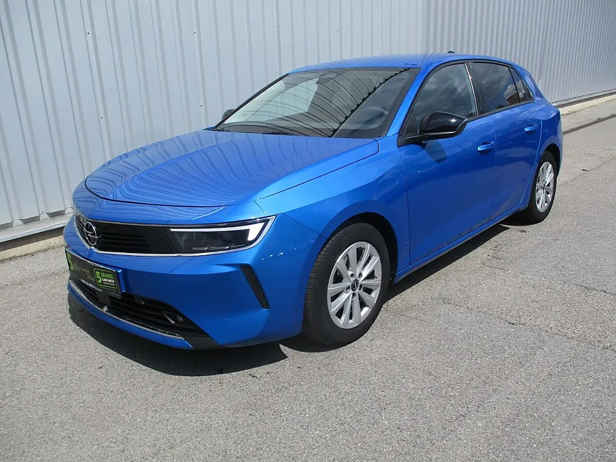Opel Astra 2023 photo 2
