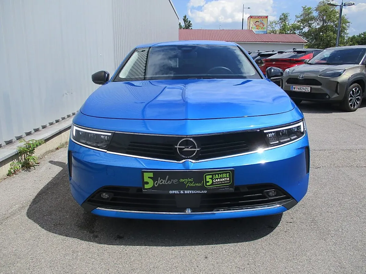 Opel Astra 2023 photo 3