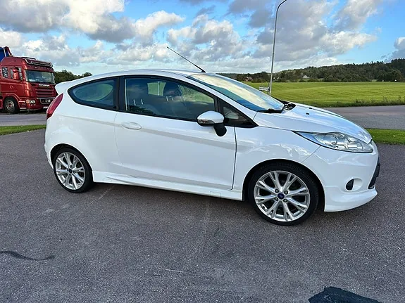 Ford Fiesta 2009 photo 3