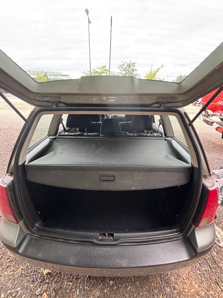 Volkswagen Golf 2005 photo 2